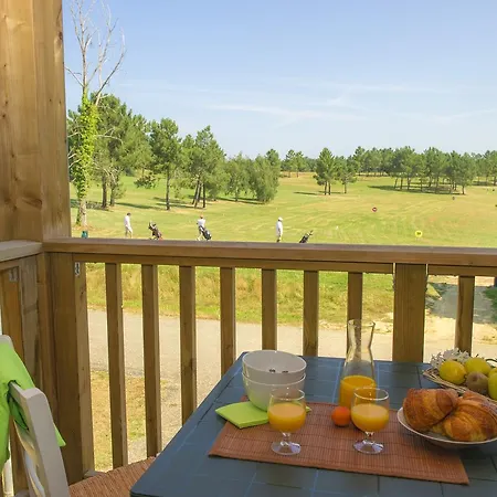 アパートホテル Les Maisons Du Golf D'armagnac 3*
