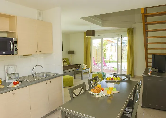 Les Maisons Du Golf D'armagnac Апарт-отель